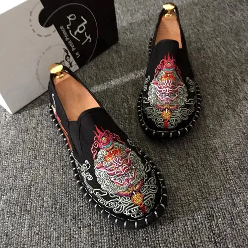 2023 Embroidered Men's Casual Loafers Summer Fashion Slip on Male Canvas Shoes Lightweight Breathable Flat Shoes
