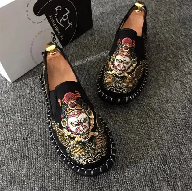 2023 Embroidered Men's Casual Loafers Summer Fashion Slip on Male Canvas Shoes Lightweight Breathable Flat Shoes