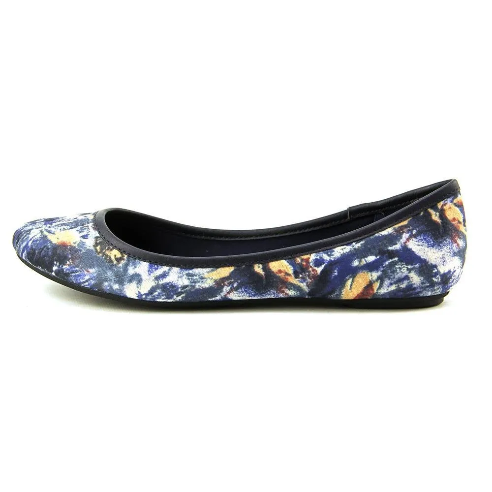 American Rag Women's Cellia 9 Ballet Flats