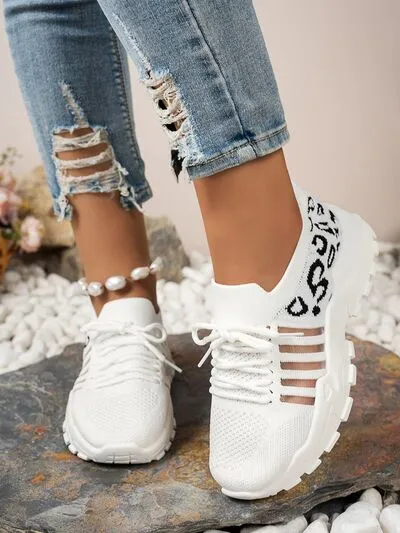 Cutout leopard veterschoenen met mesh voor sportieve doeleinden