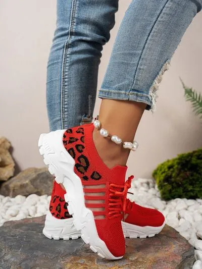 Cutout leopard veterschoenen met mesh voor sportieve doeleinden