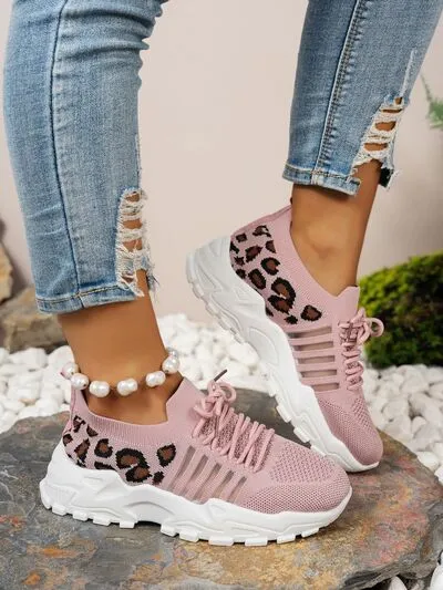 Cutout leopard veterschoenen met mesh voor sportieve doeleinden