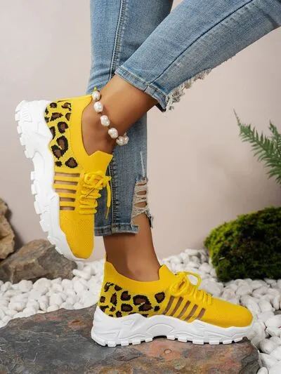 Cutout leopard veterschoenen met mesh voor sportieve doeleinden