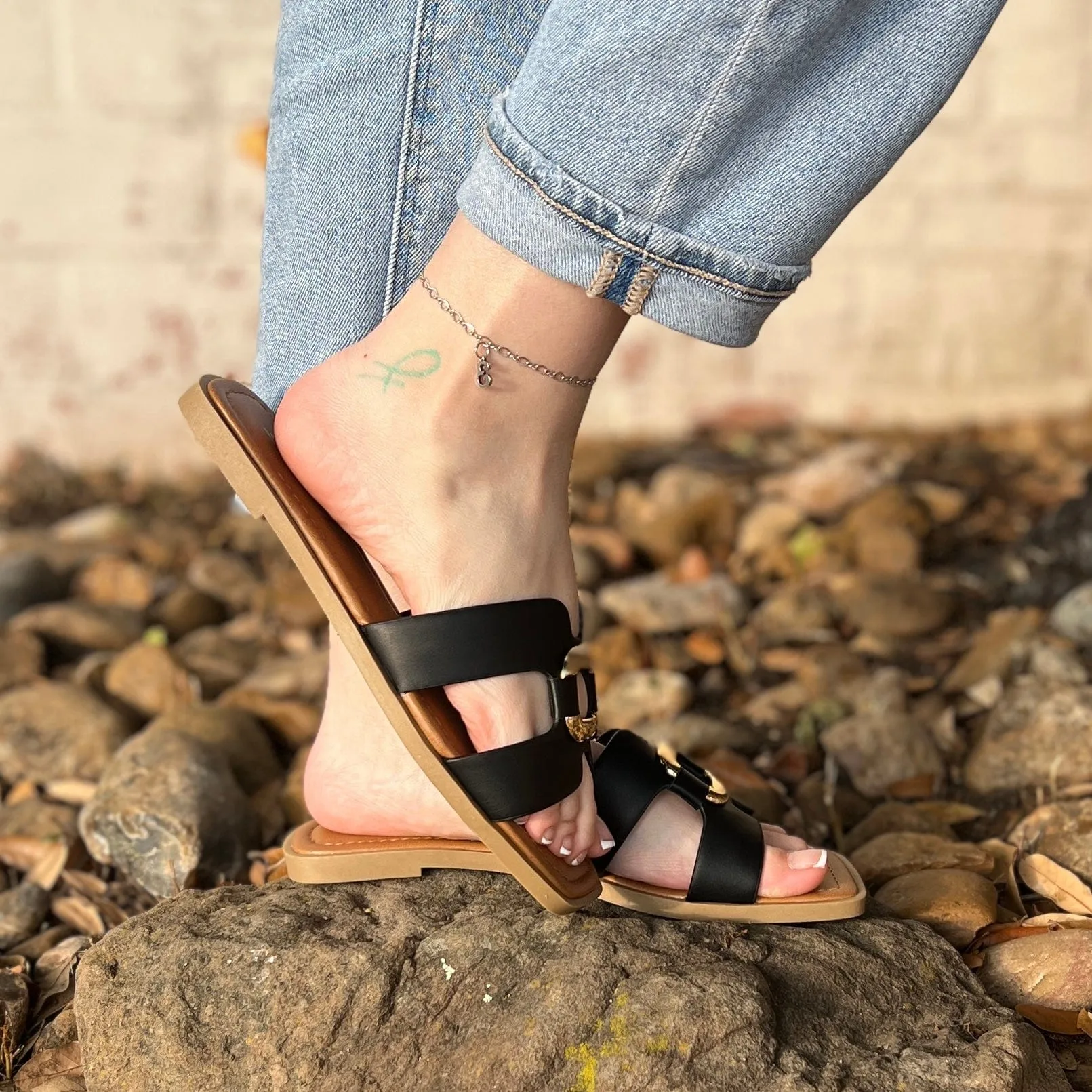 Feng Sandals - Black