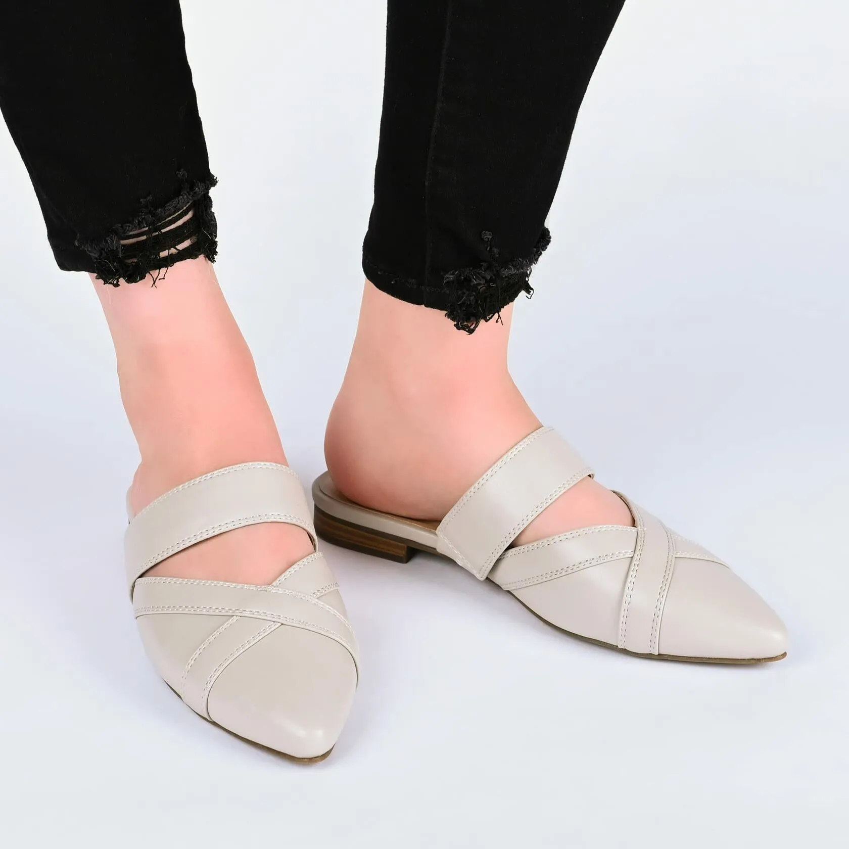 Journee Womens Stasi Tru Comfort Foam Narrow Width Slip On Pointed Toe Mules