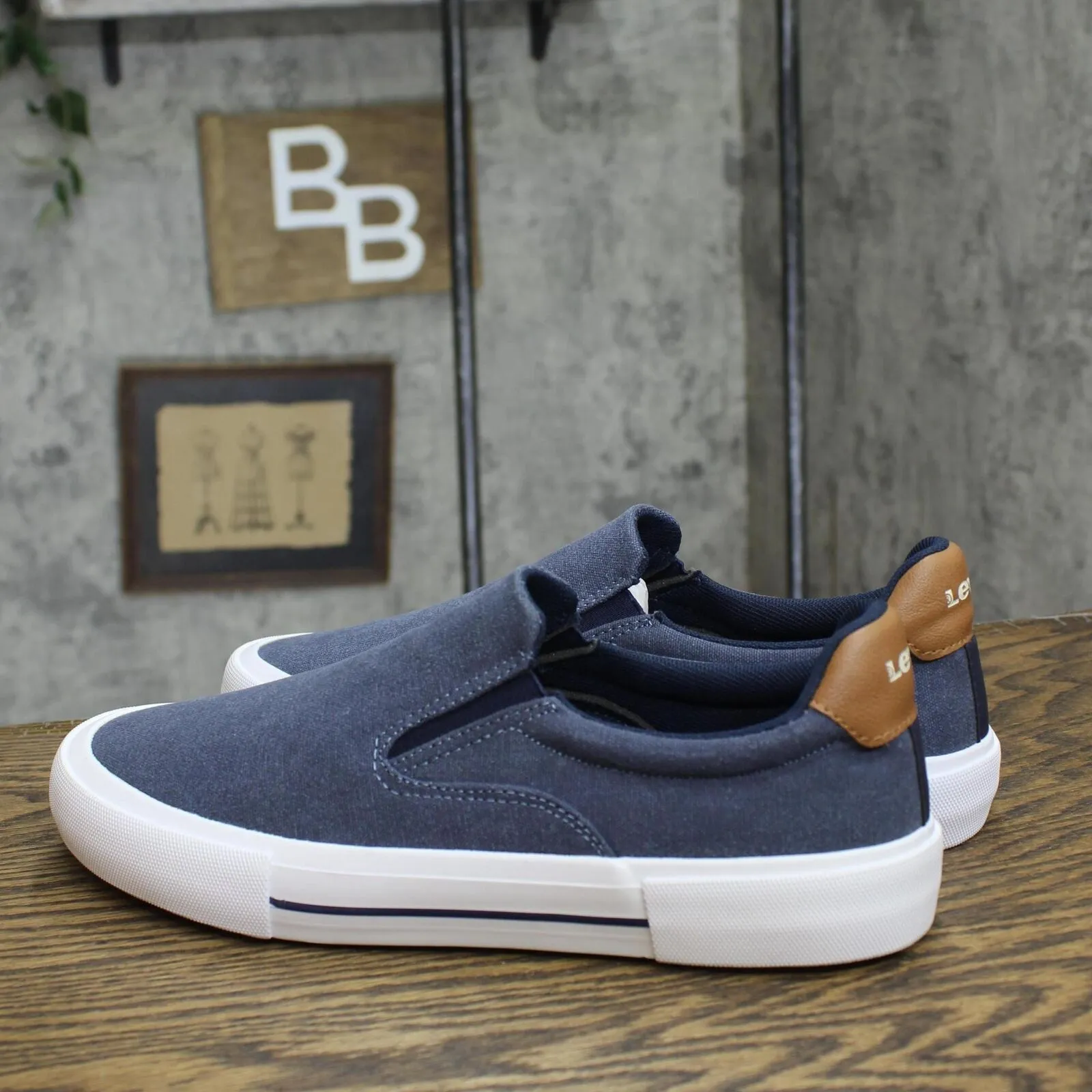 Levi's Mens Wes Synthetic Leather Casual Slip On Sneaker Shoe Navy / Tan 8.5