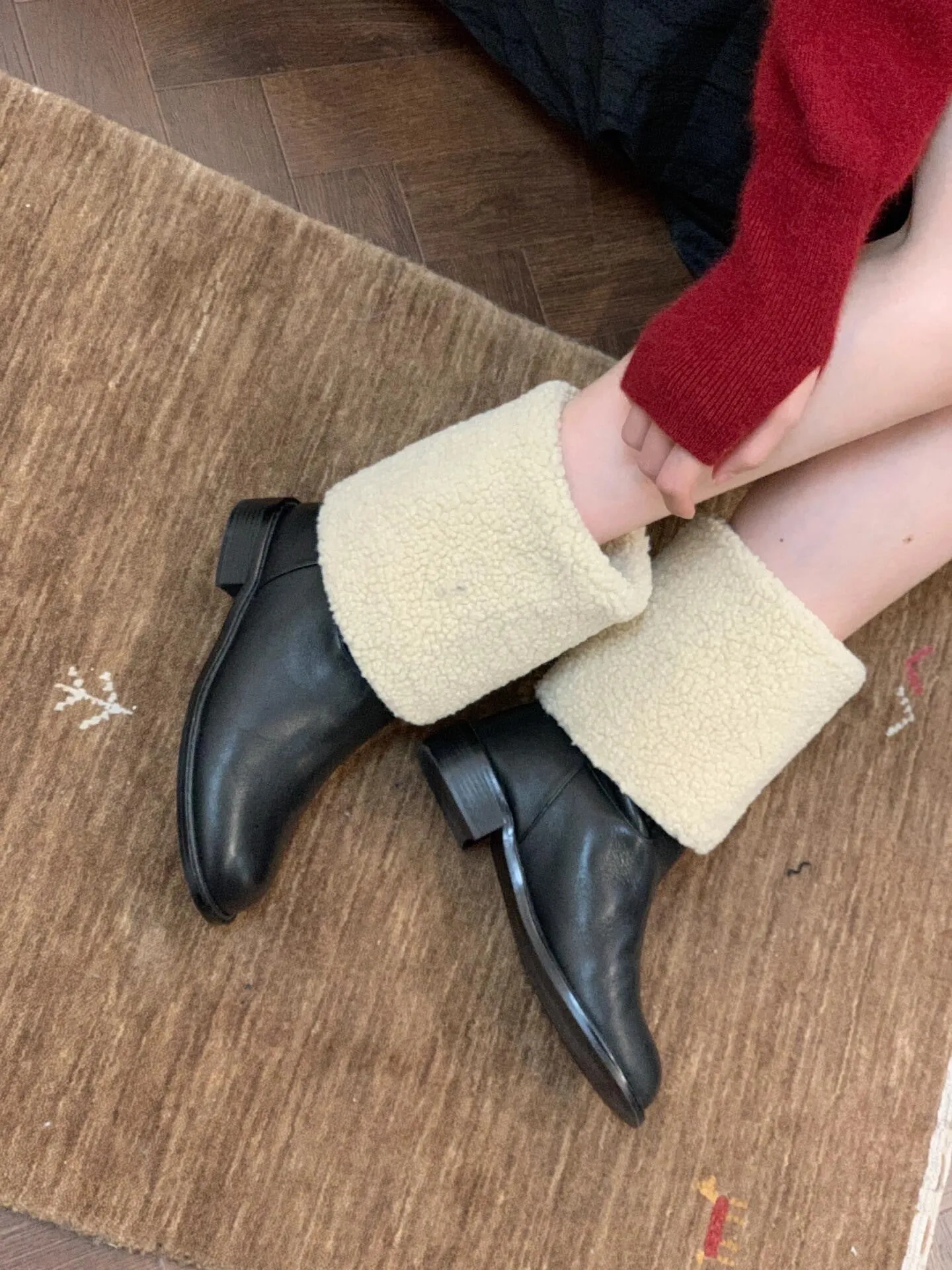 NEW & INSTOCK - Korean Style New Round Leather Wool Martin Chelsea Boots