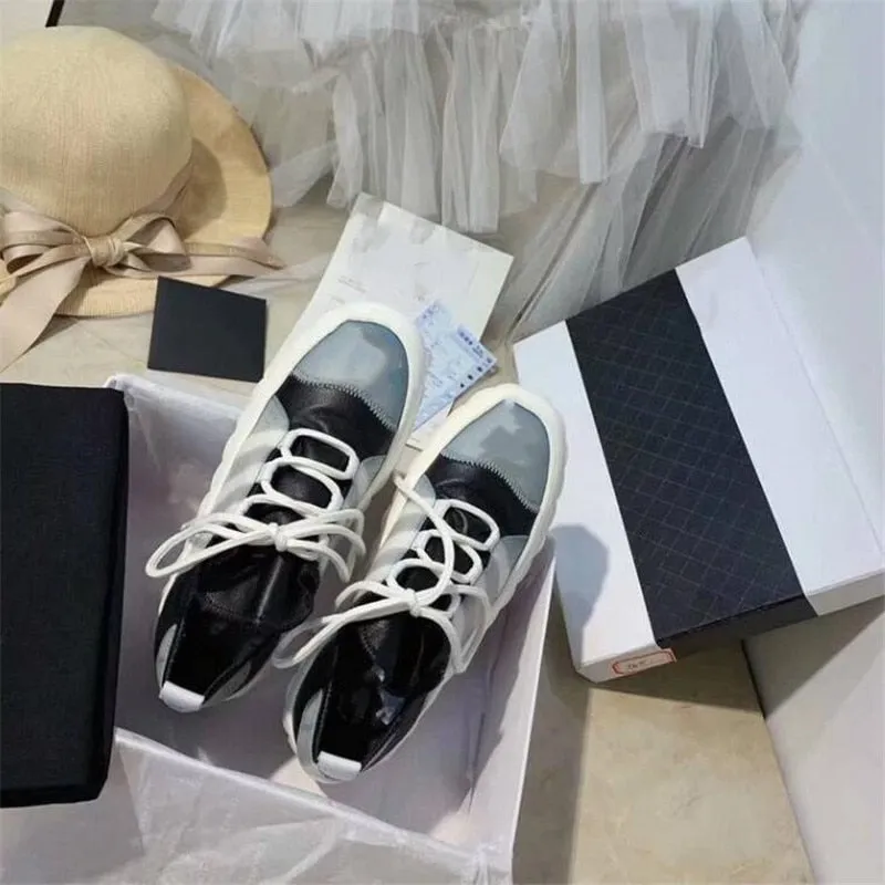 New Flat Shoes Womans Biscuit Shoes Round Toe Sneakers Lace-up Fashion Casual Shoes Mixed-Color Ladies Shoes Spring Summer Shoes
