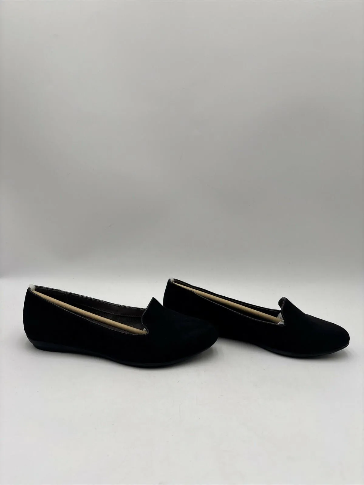 NWOB EuroSoft BERNIA Black Suede Round Toe Slip On Flats Women’s Size 6M/37
