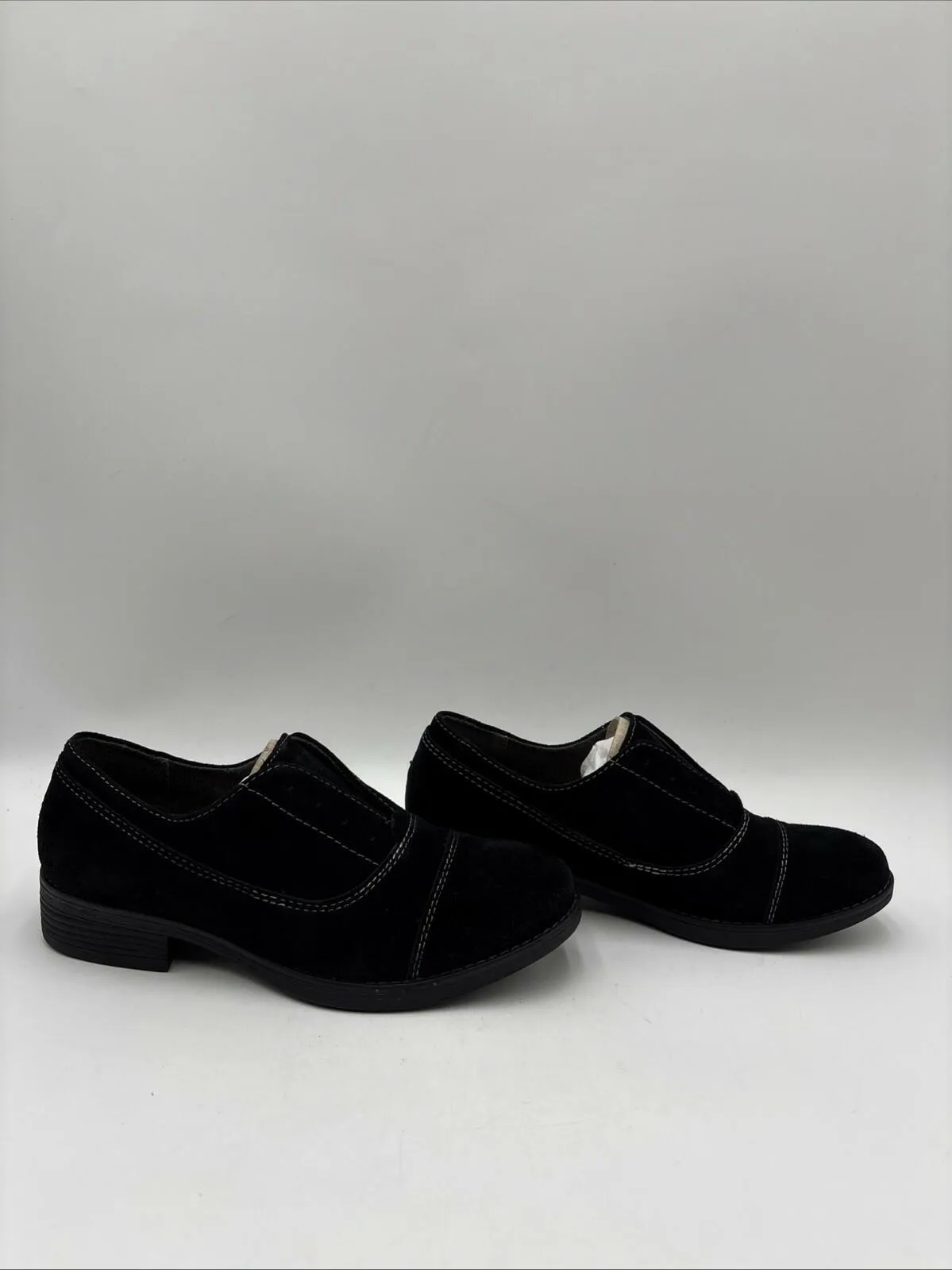 NWOB EuroSoft Tanya Women's Laceless Suede Oxfords Shoes Black Size 6M