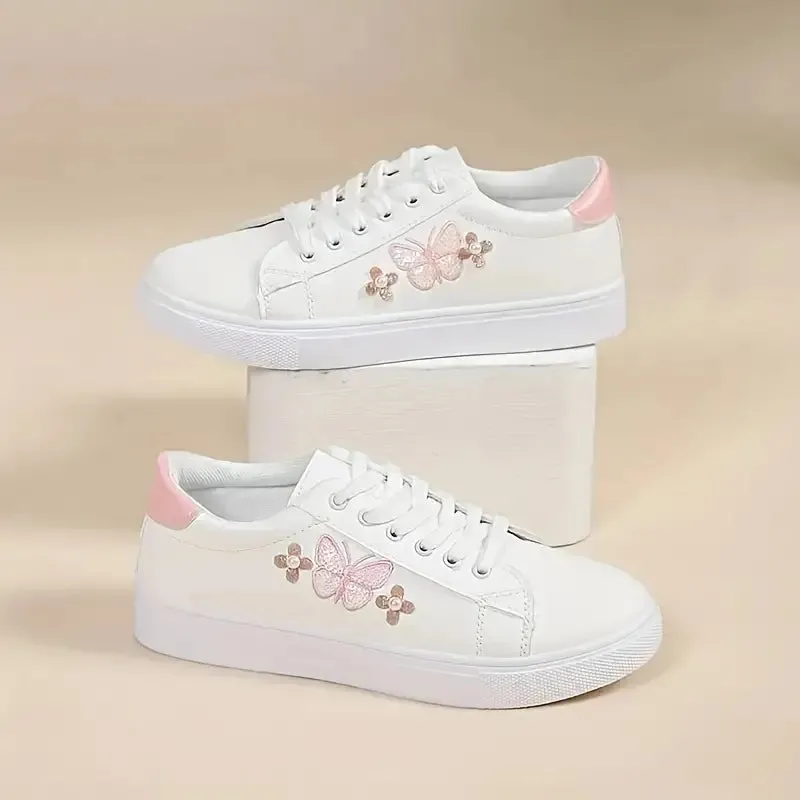 ORTHOPEDIC CHARM SNEAKERS