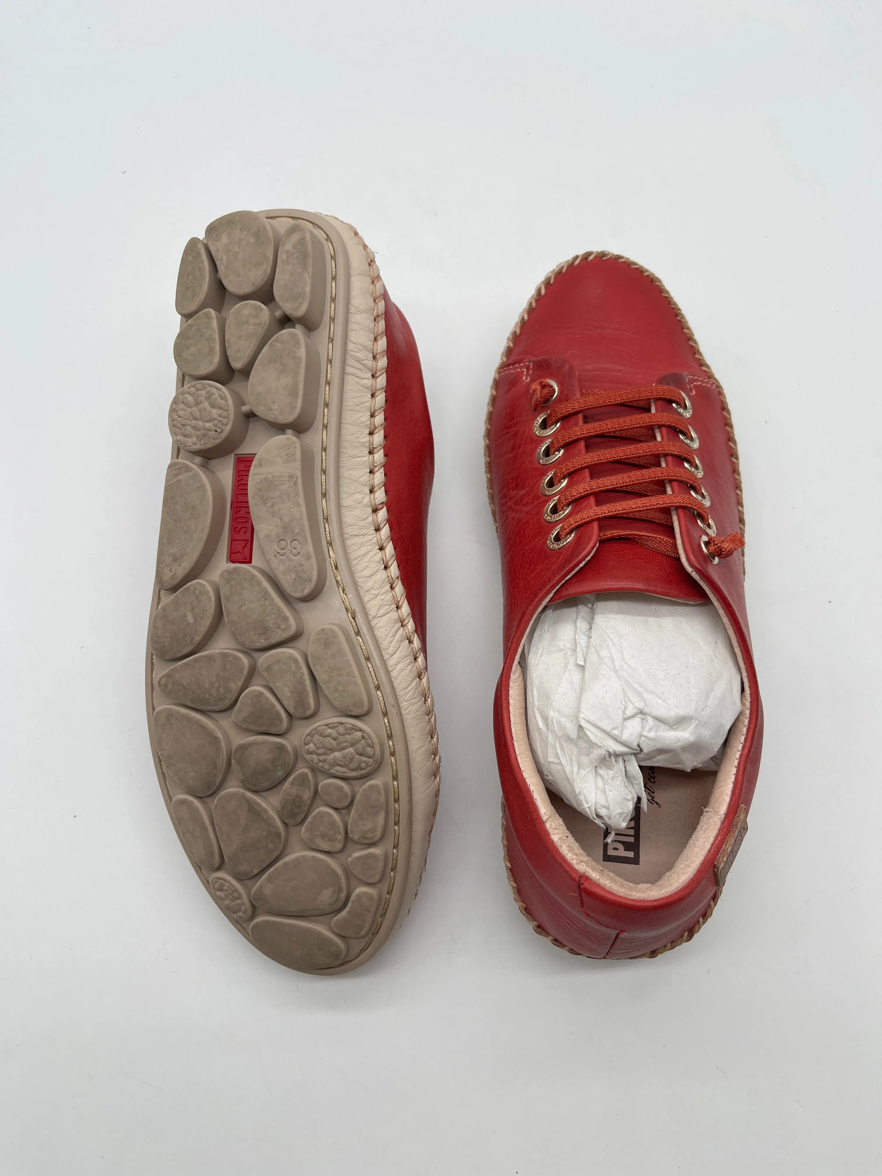Red Shoes Flats Pikolinos, Size 6