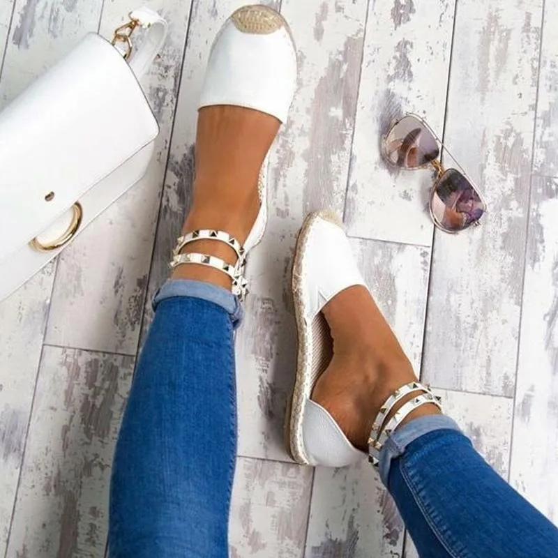 Rivet Strap Lace-up Shoes
