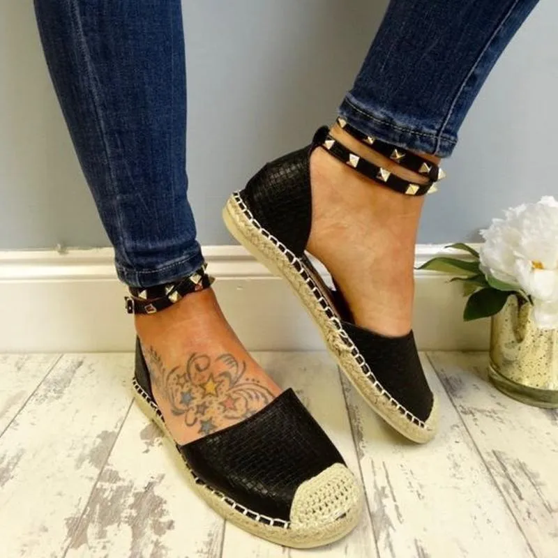 Rivet Strap Lace-up Shoes