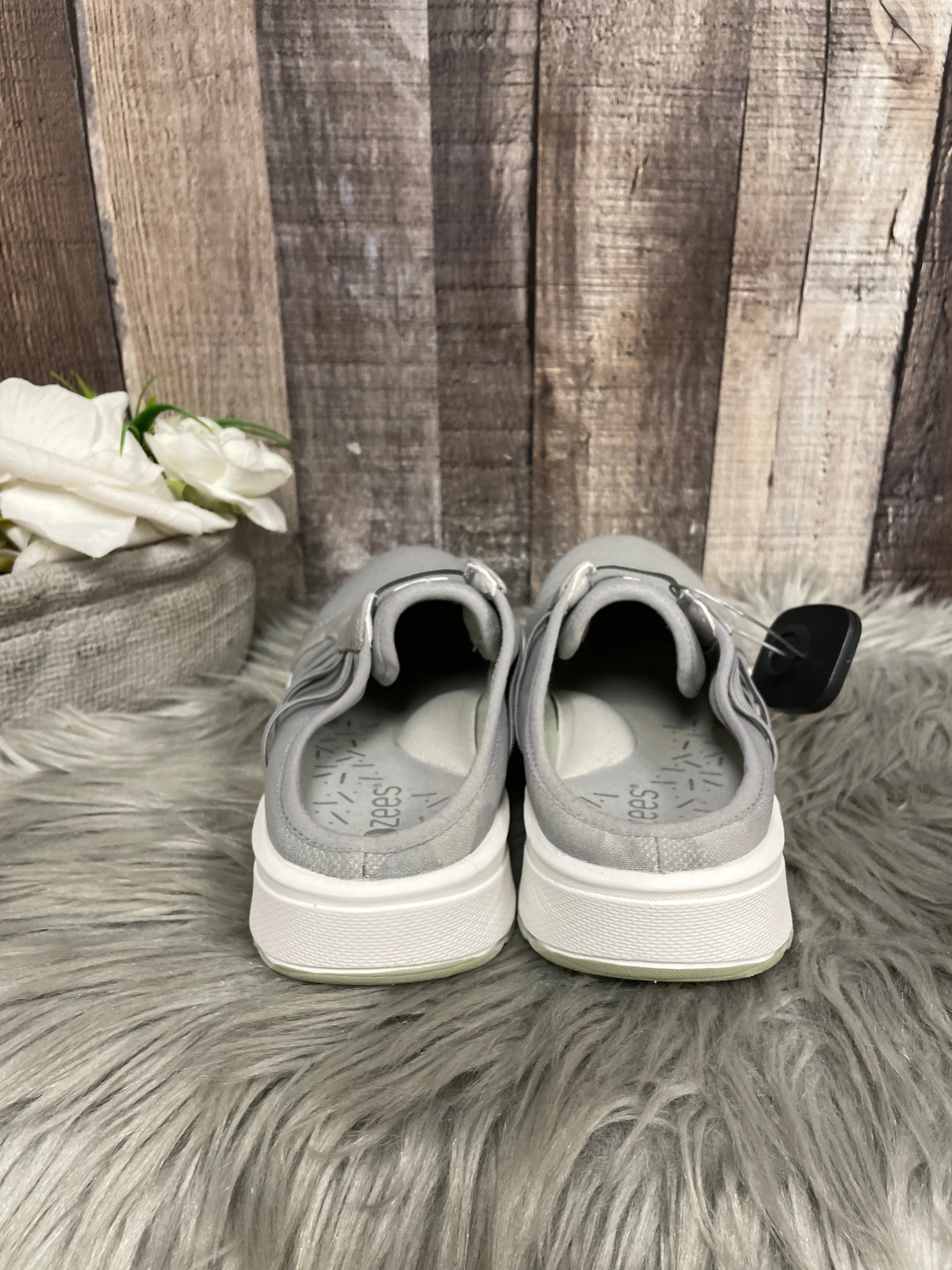 Shoes Flats By Bzees In Grey, Size: 7