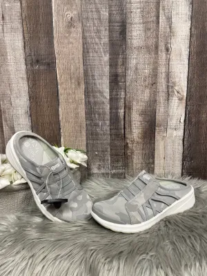 Shoes Flats By Bzees In Grey, Size: 7