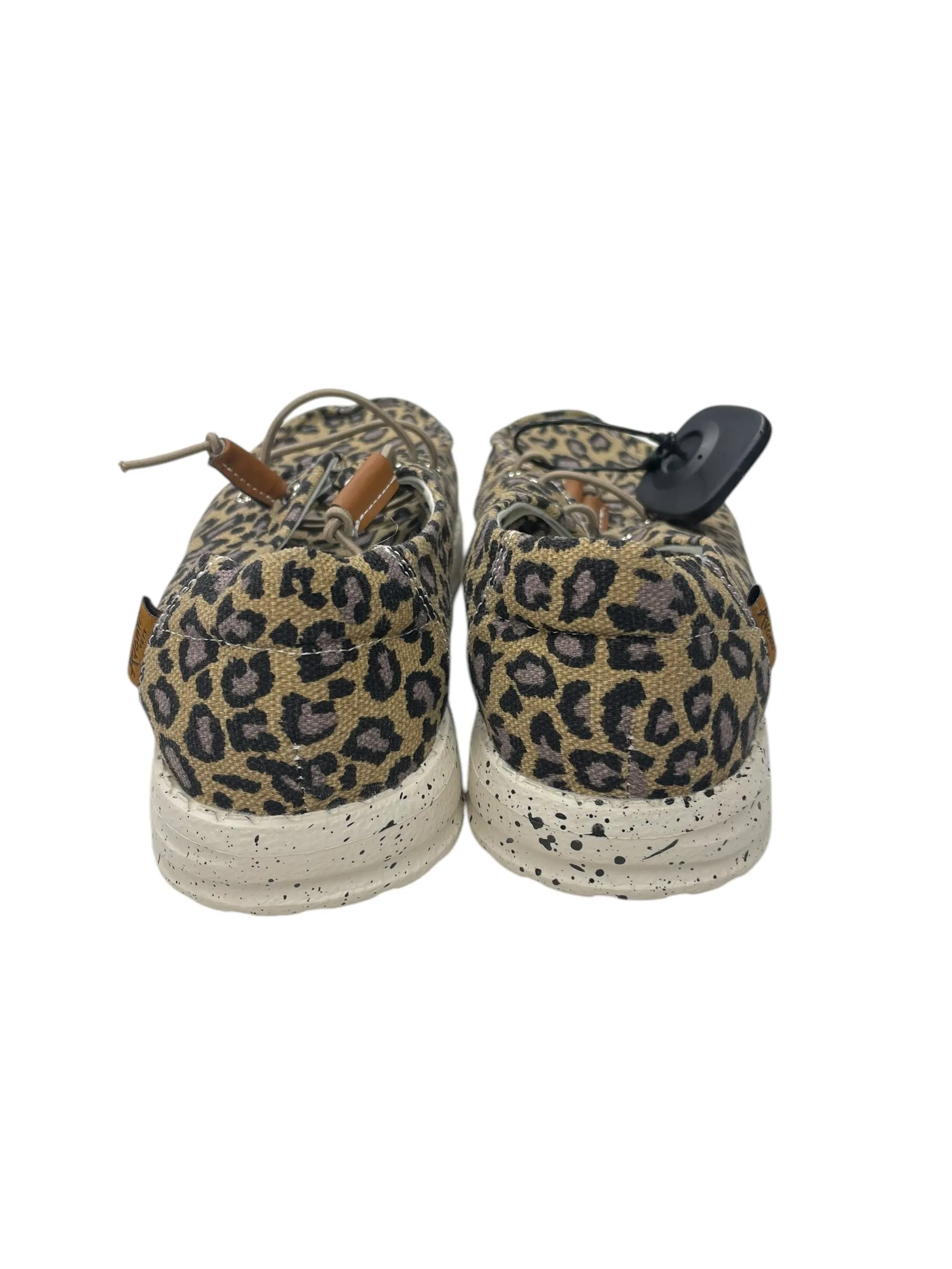 Shoes Sneakers By Clothes Mentor  Size: 9