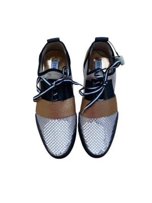 Shoes Sneakers By Steve Madden In Brown & Cream, Size: 6.5