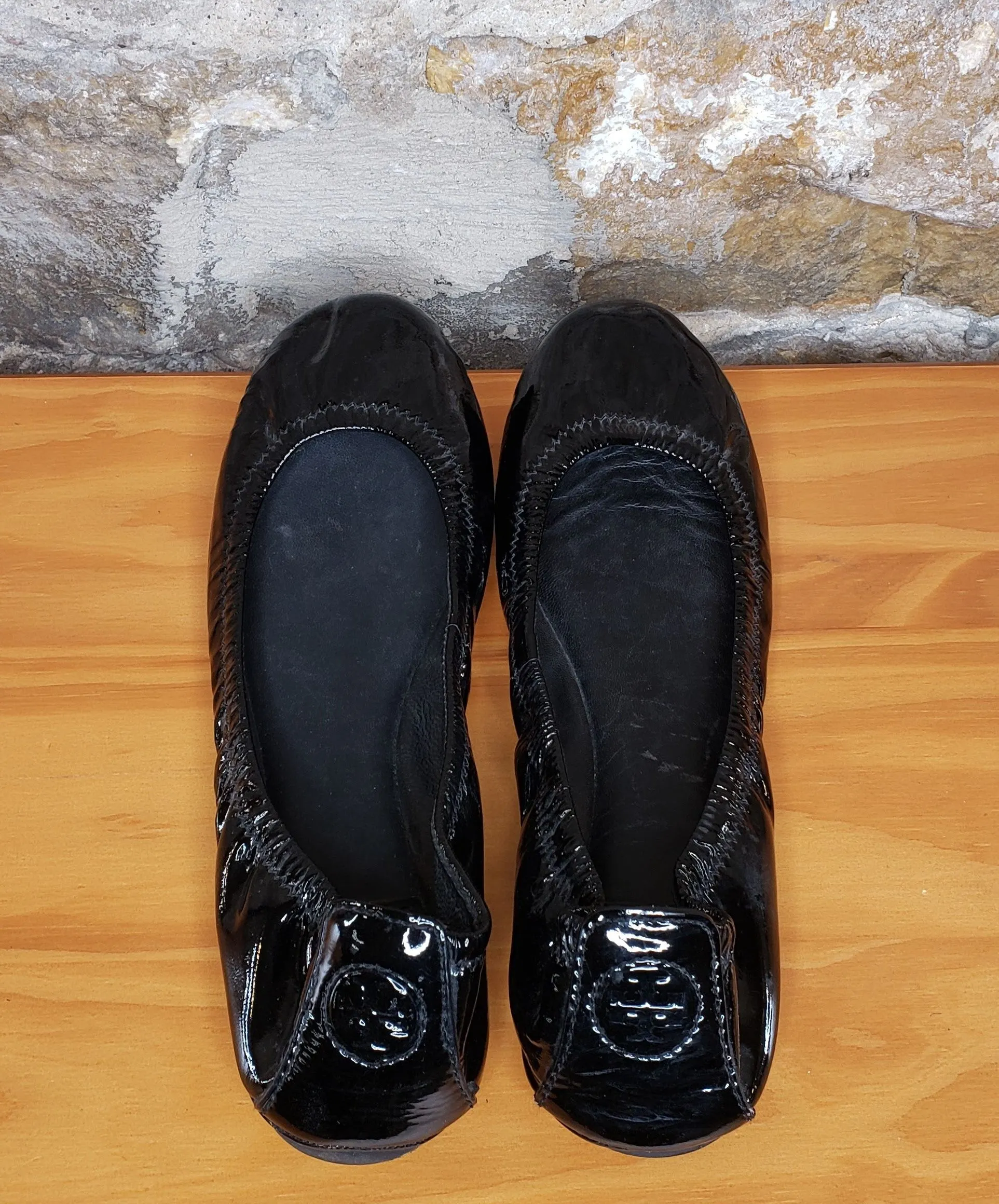 Tory Burch Black Patent Leather Eddie Flats Sz 7