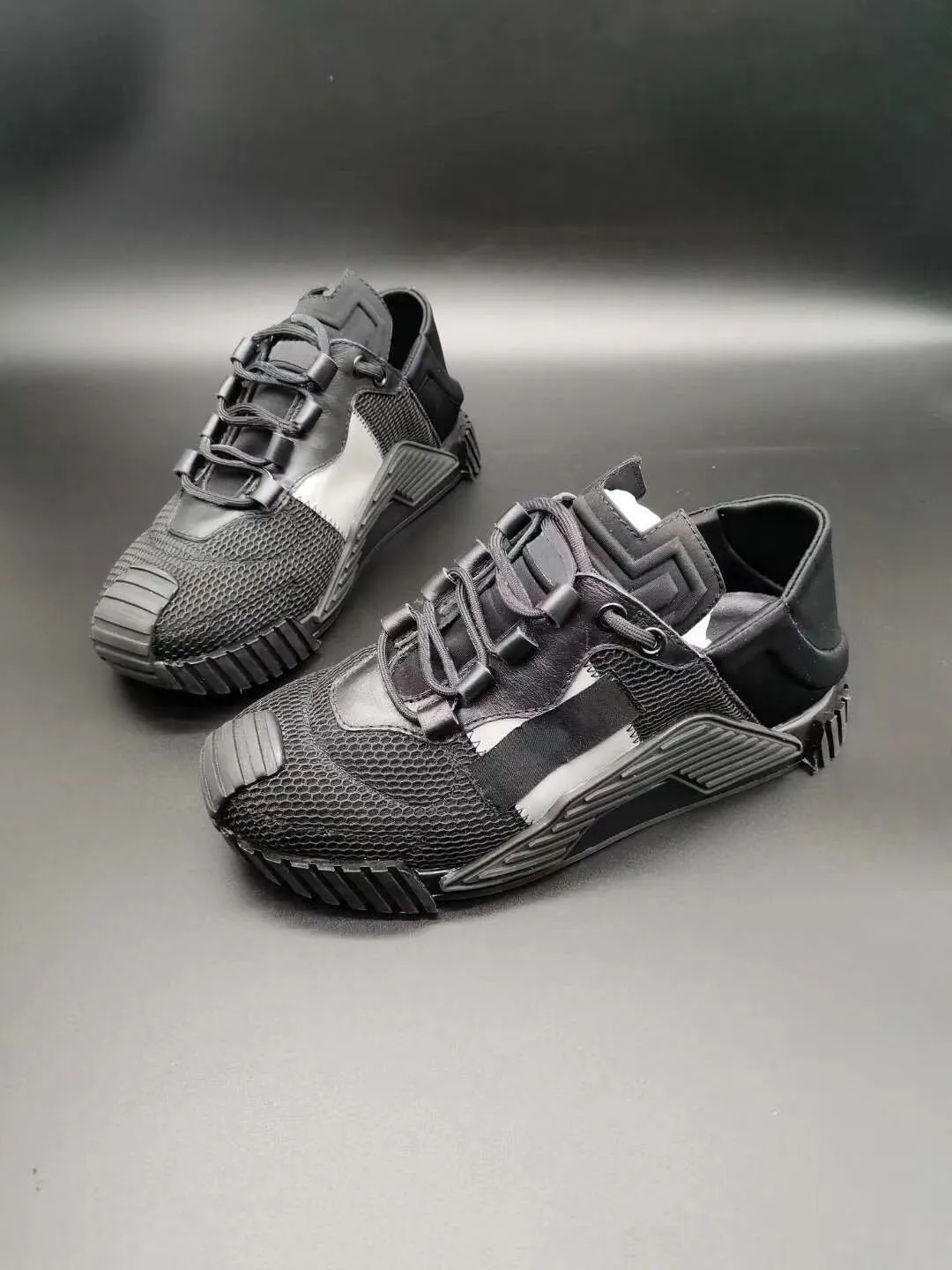 trend of sports shoes splicing thick sole