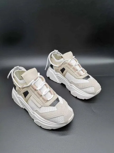 trend of sports shoes splicing thick sole
