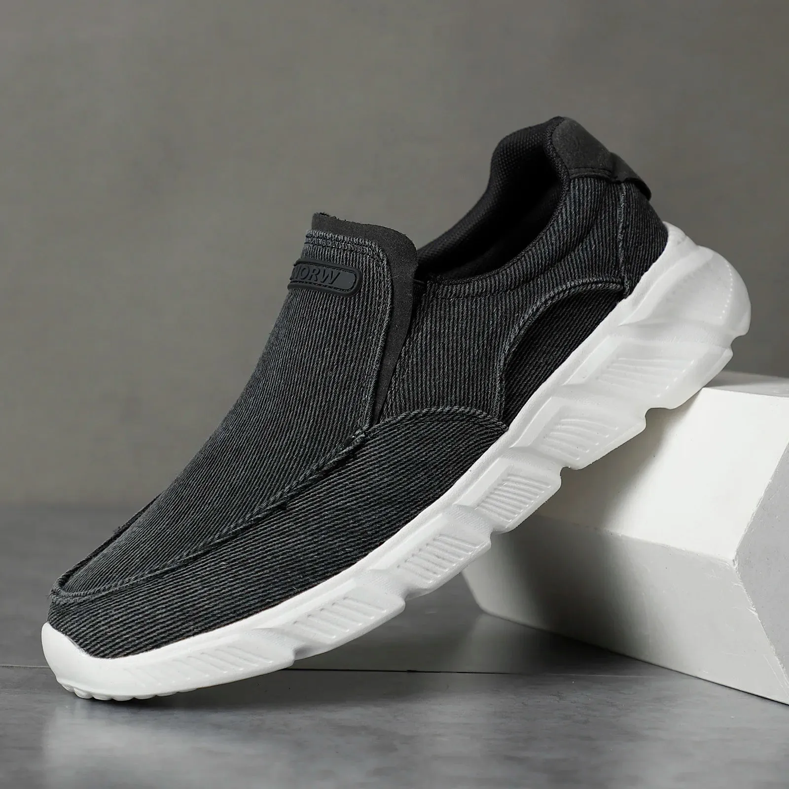 UrbanStride Canvas Slip-on Schuhe