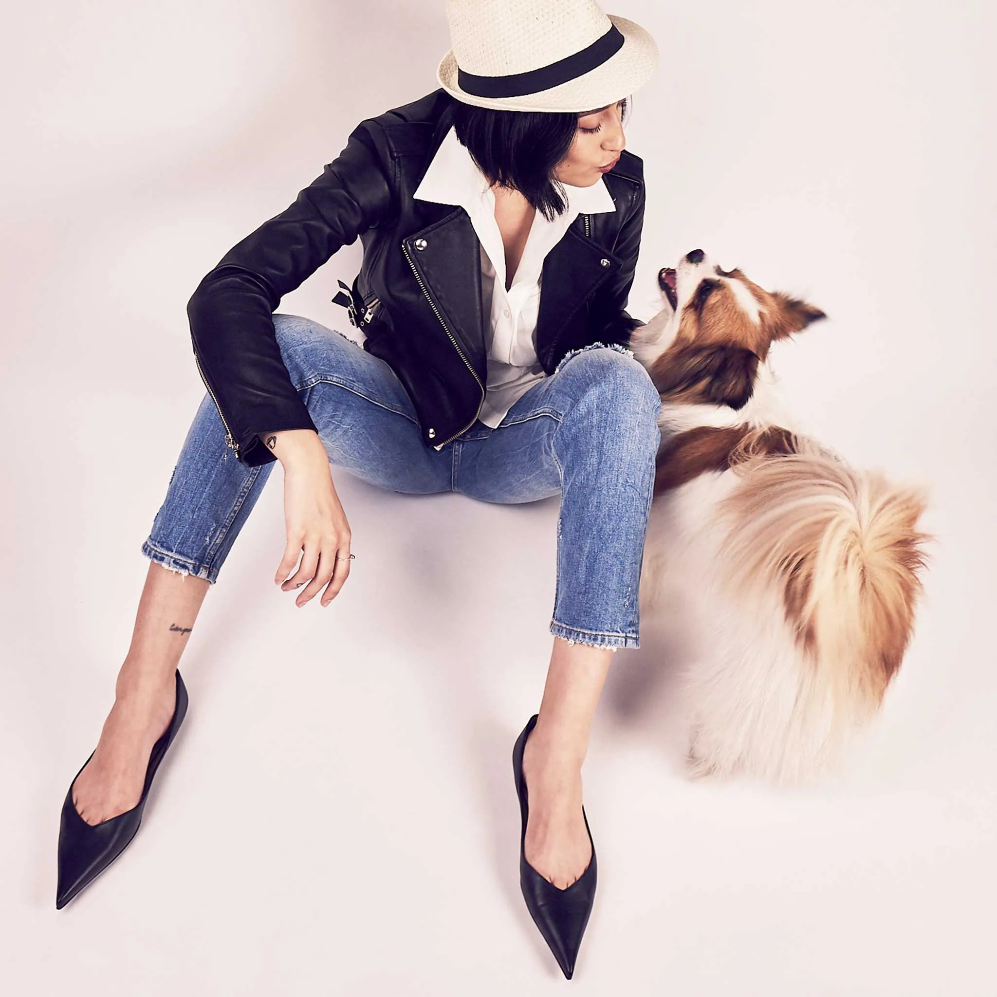 Vivienne Pointed Toe Flats in Black