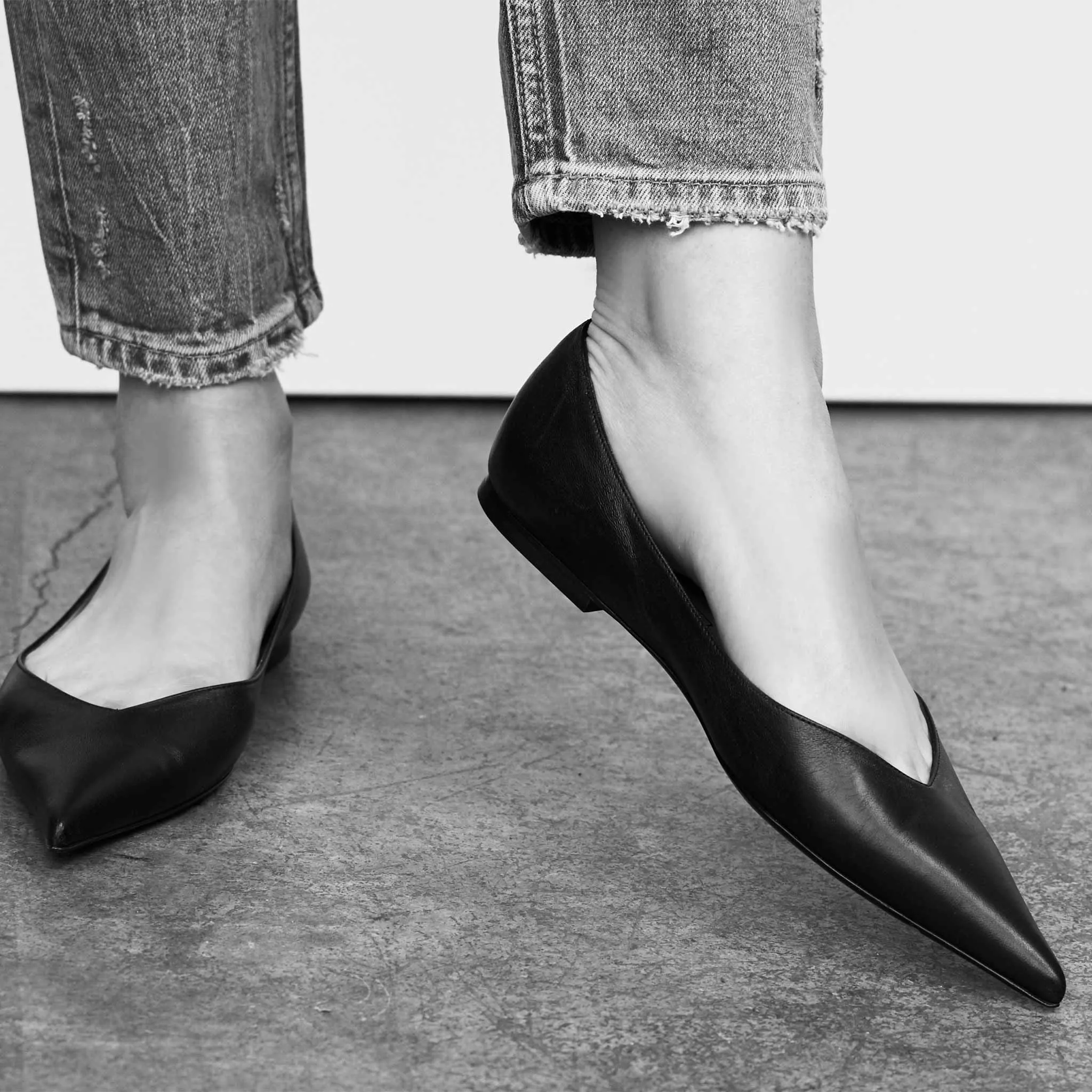 Vivienne Pointed Toe Flats in Black