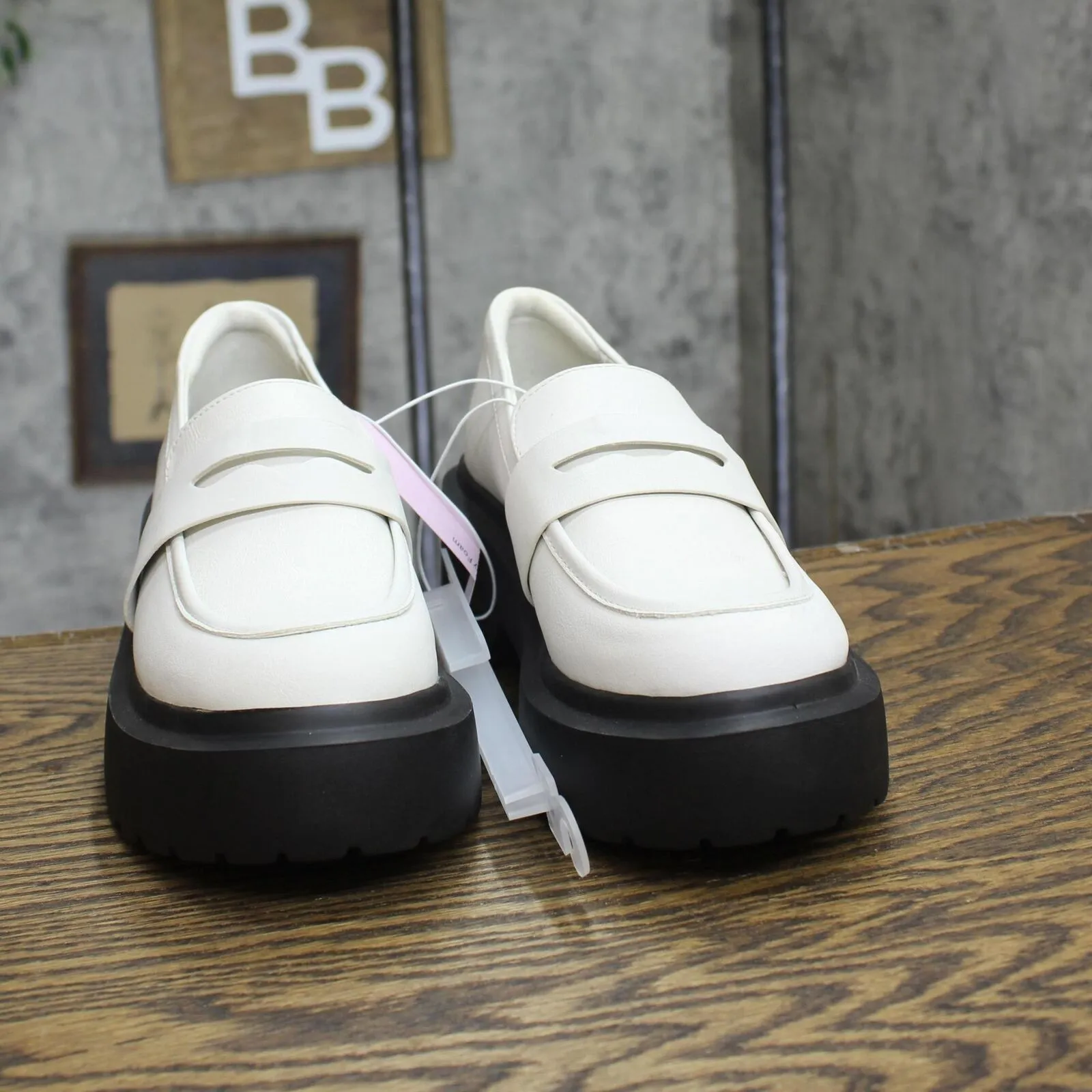 Wild Fable Womens Lacey Loafer Flats with Memory Foam Insole 87930112 White 6M