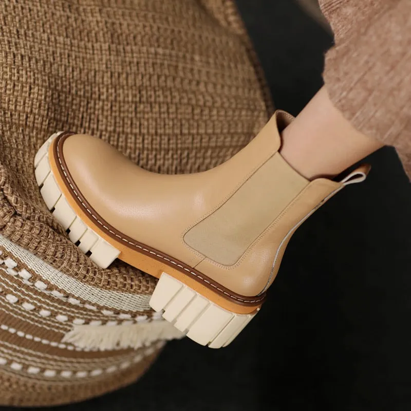 Women  Cowhide upper  Molded bottom Chelsea boots